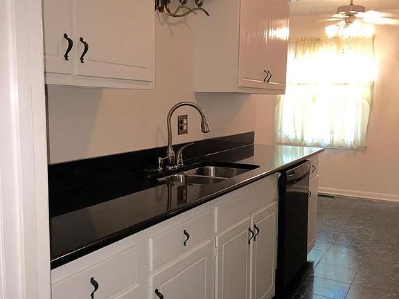 3rd image of 9457 Jenerio Ct