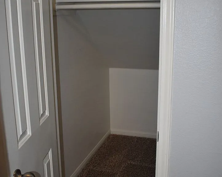 509 Lakota Ln — Photo 17