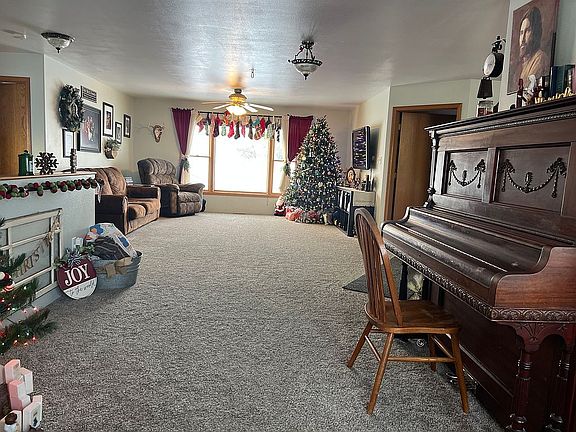 4th image of 363 Park Dr