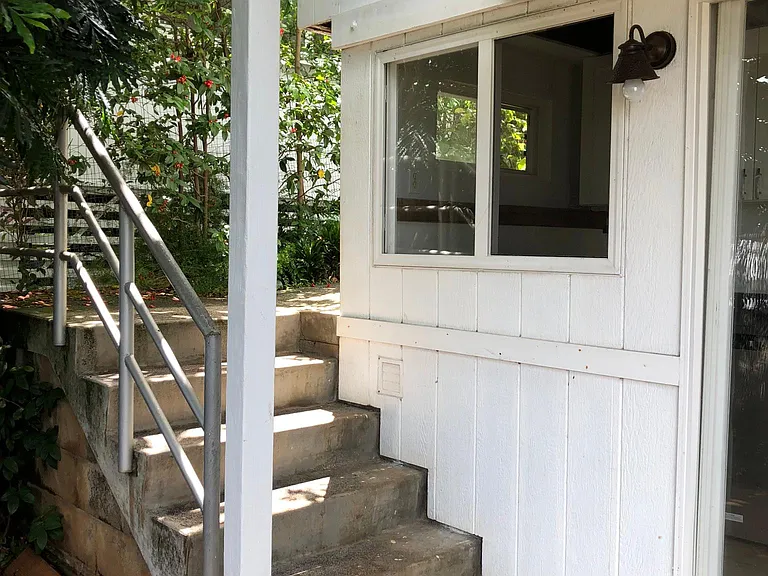 1676 Kamamalu Ave #A — Photo 11
