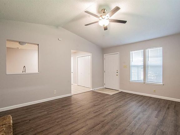 4th image of 2305 Mesa Park Dr #A