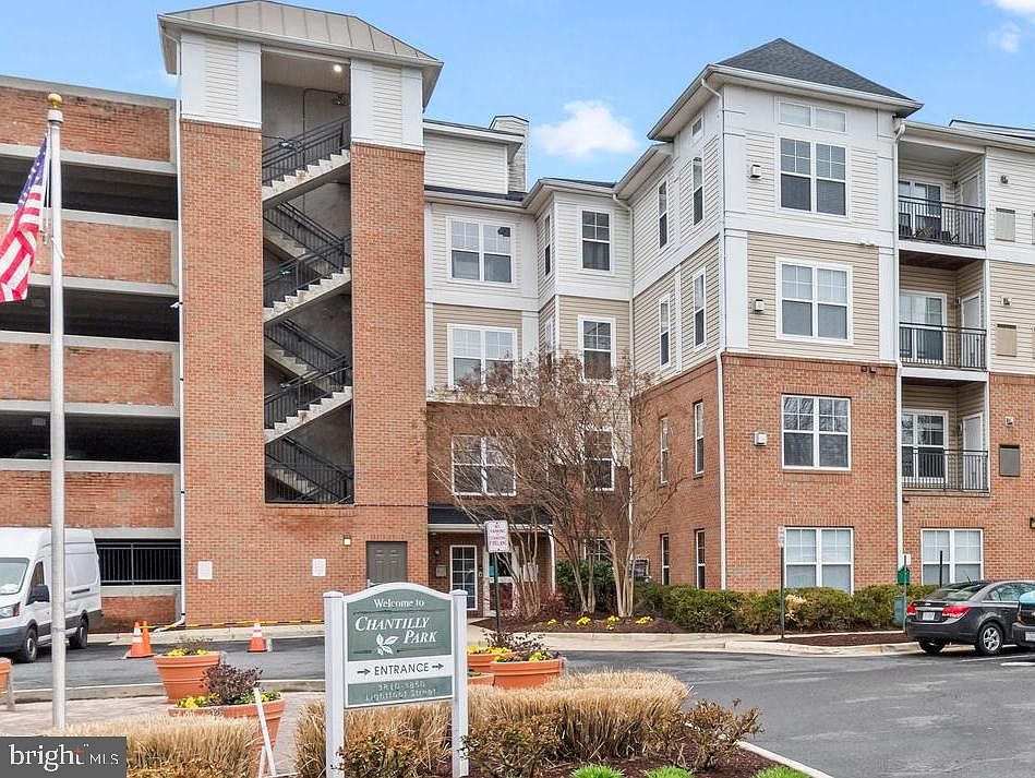 1st image of 3820 Lightfoot St Unit 318