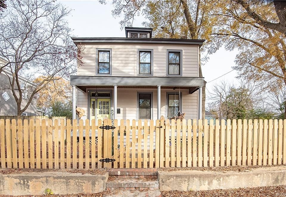 1st image of 620 E Gladstone Ave