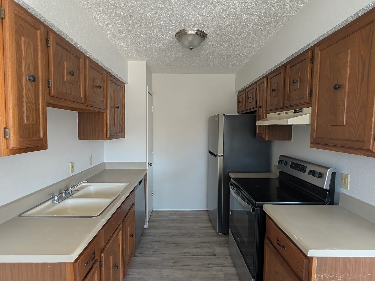 2 bed, 1100 sqft, $1,275 — Photo 3