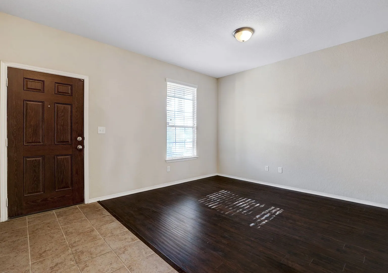 Modern Home with Spacious Backyard and Community Amenities in Monticello Ranch — Photo 2