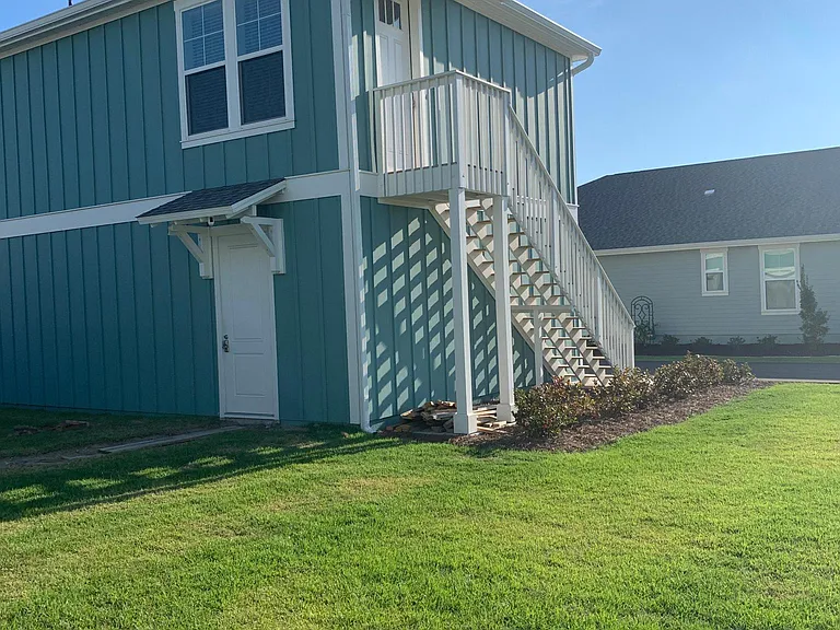 Sundew Ave — Photo 8