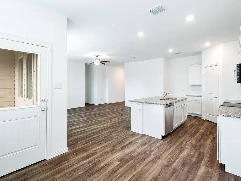 537 Robinson Way — Photo 6