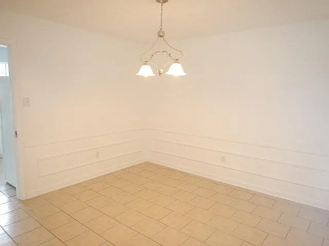 340 Woodmont St — Photo 8