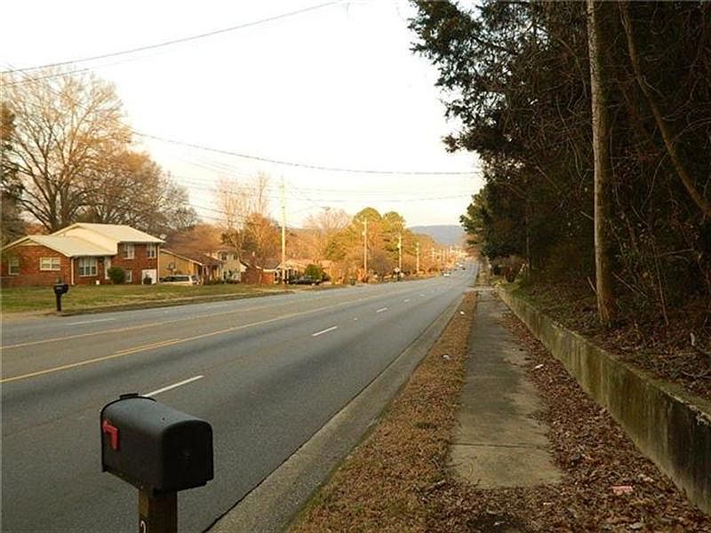 2nd image of 2805 Sparkman Dr NW