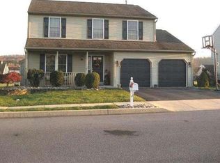 110 Roxberry Dr, Sinking Spring, PA 19608