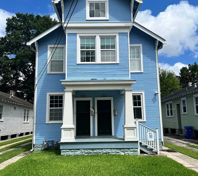 1530-1532 Hillary St