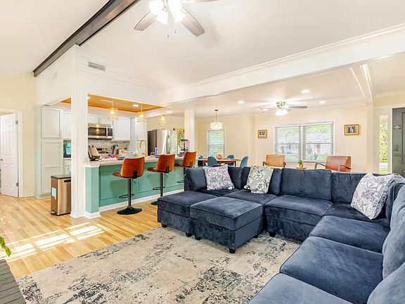 2nd image of 2117 Chancellory Ln