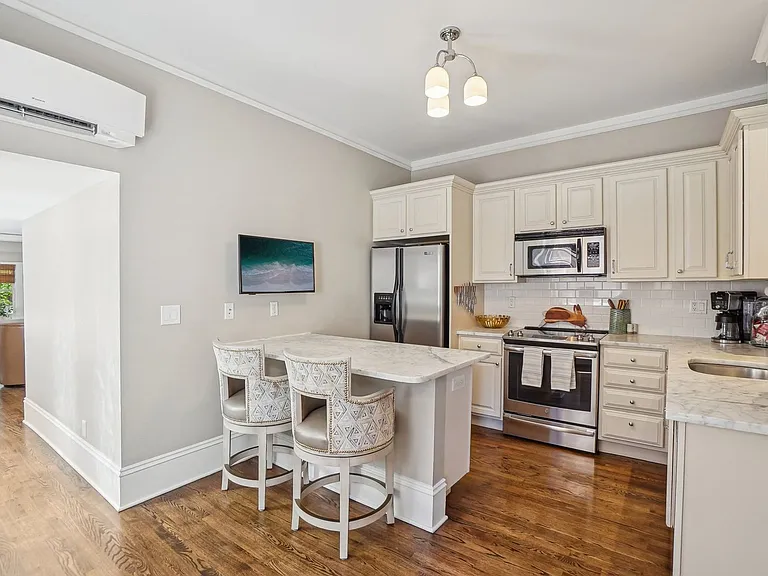 1176 N Gaylord St #101 — Photo 18
