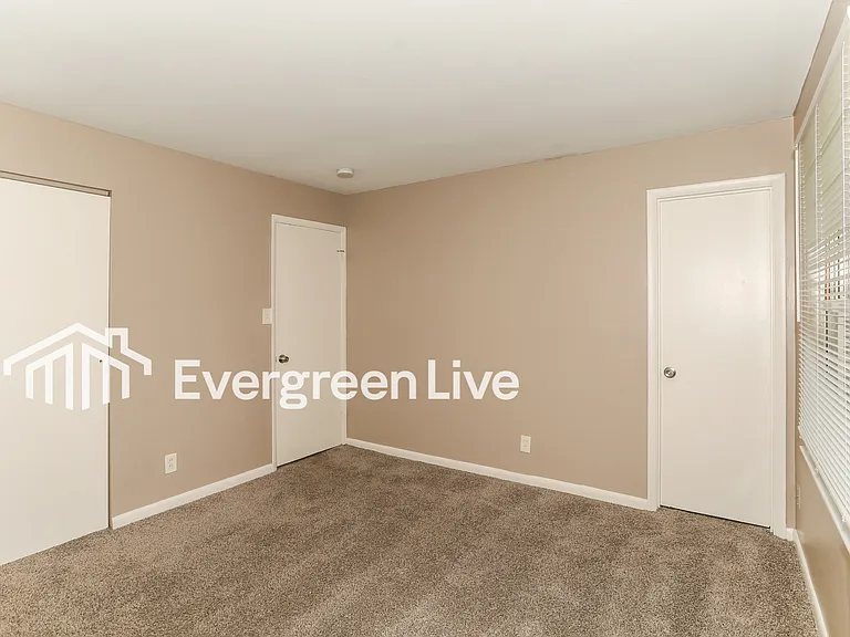 8540 Sunlight Dr — Photo 10