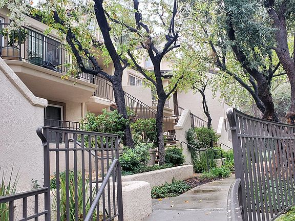 4th image of 24153 Del Monte Dr Unit 351