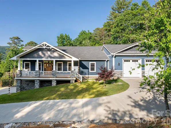 46 Nuthatch Ct, Fairview, NC 28730