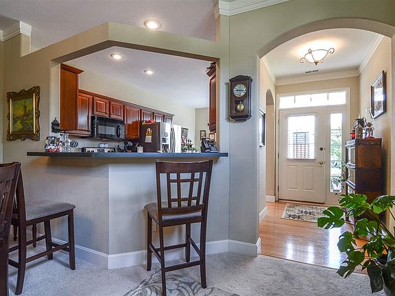 2nd image of 2750 Saint Charles Cir