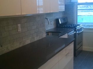 417 Van Brunt St APT 3R, Brooklyn, NY 11231