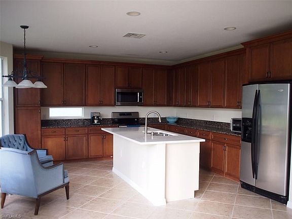 3rd image of 9750 Silvercreek Ct