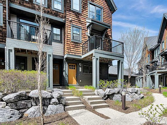 2nd image of 439 E Ascot Cir SW