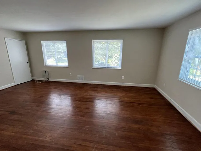 933 N Cleveland St — Photo 9
