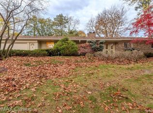 4640 Pickering Rd, Bloomfield Hills, MI 48301