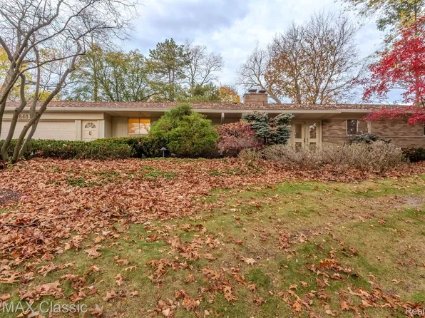 4640 Pickering Rd, Bloomfield Hills, MI 48301