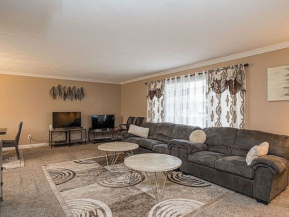 2nd image of 1002 26th Avenue Ct