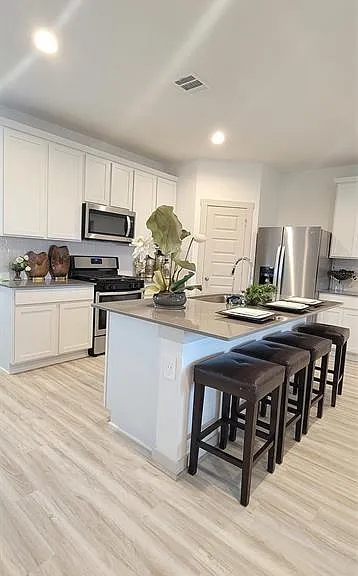 1015 Starcross Bend Dr — Photo 7