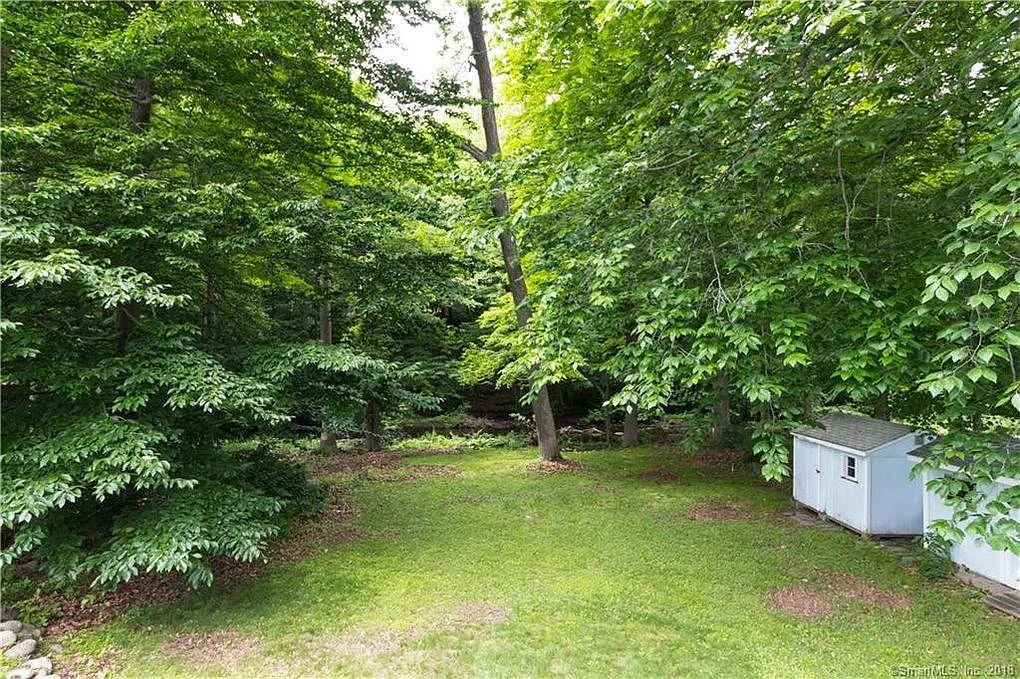 5 bed, 2.5 bath, 3000 sqft, $5,000 — Photo 2