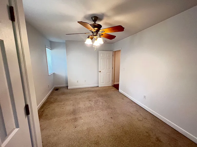 702 Delevan St — Photo 14