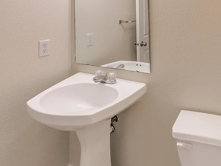 Washington Court Residential — Photo 12