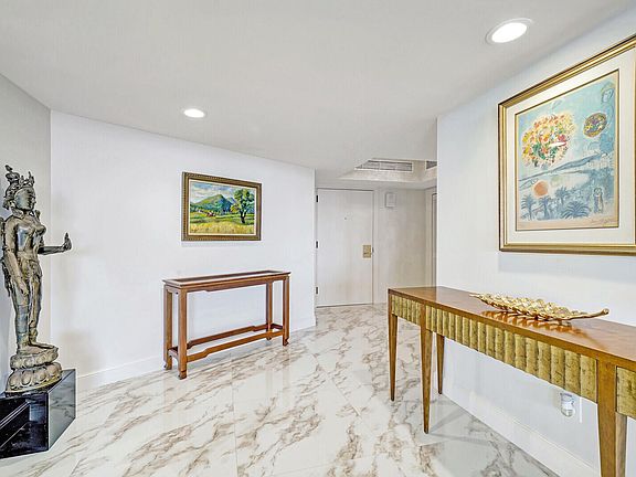 3rd image of 100 Lakeshore Drive #353