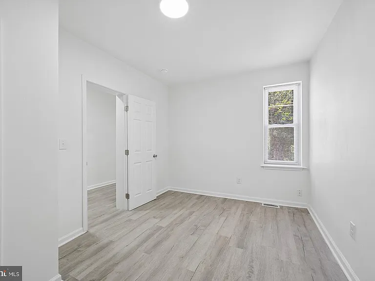 5829 Crittenden St — Photo 18
