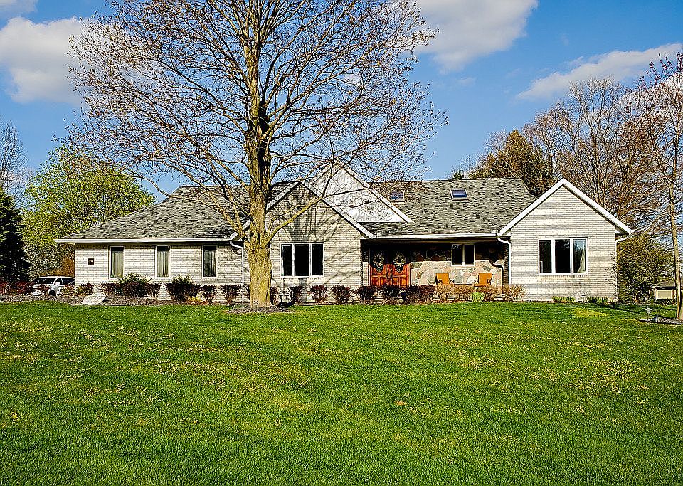 1st image of 1194 Rolling Hills Dr