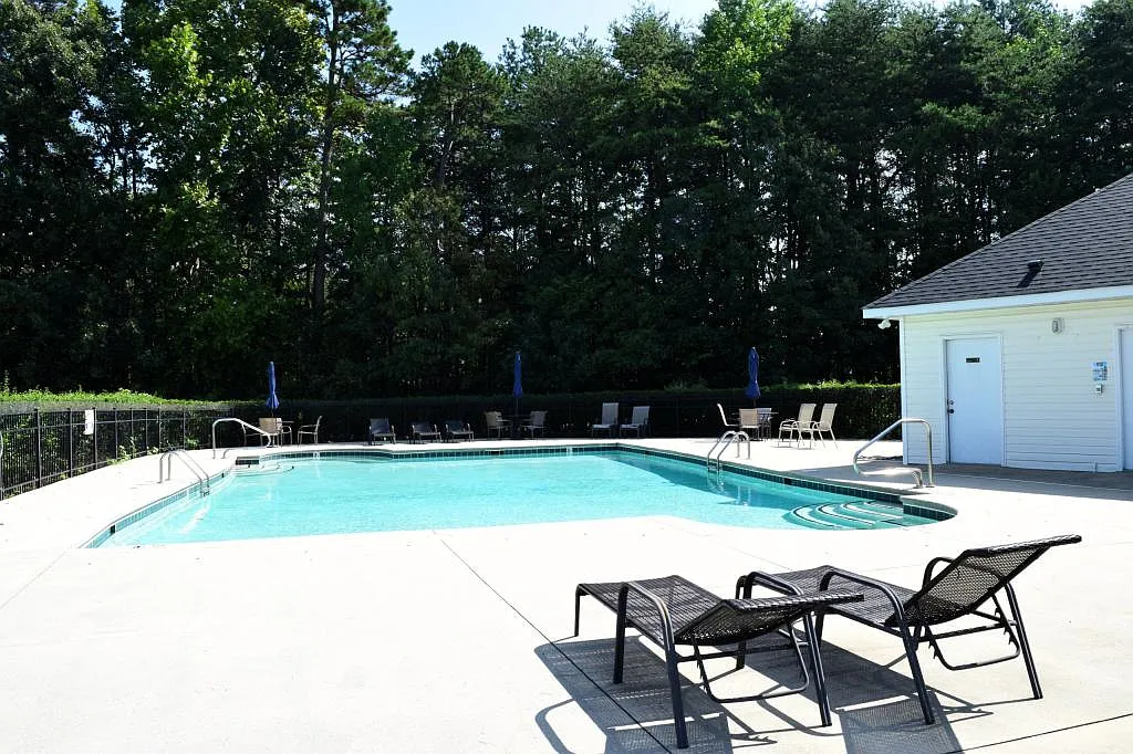 6321 Park Creek Dr — Photo 2