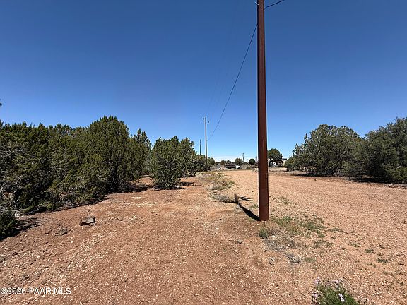 2nd image of 1886/1890 White Tail Pl