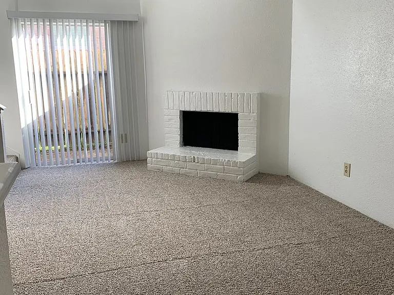 Emerald Cove Apartments — Photo 47