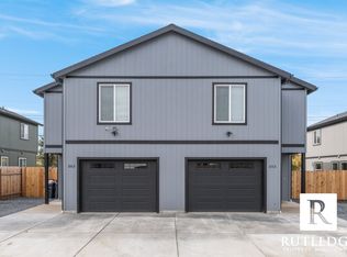 363 Lozier Ln, Medford, OR 97501