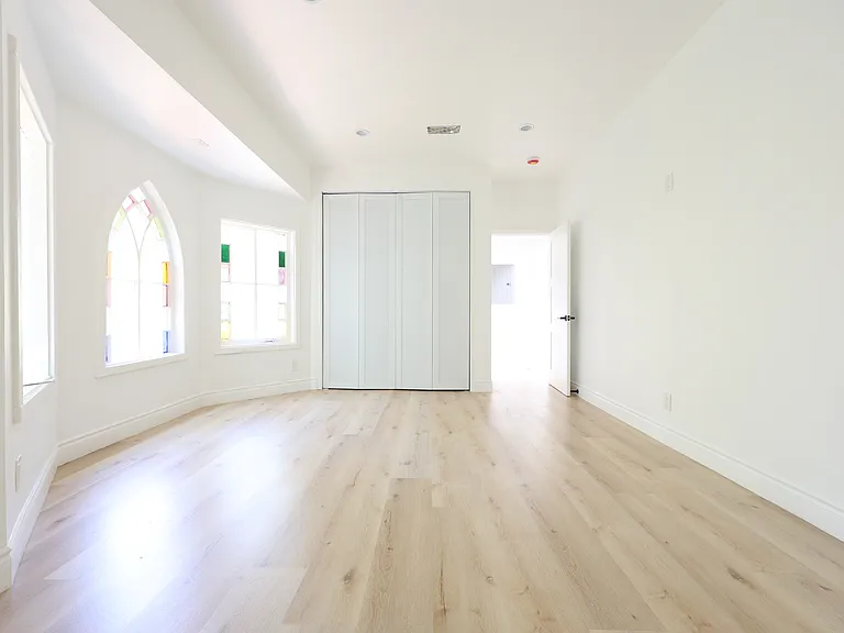 1401 Waterloo St #1 — Photo 10