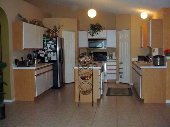 4th image of 6110 NW East Deville Cir