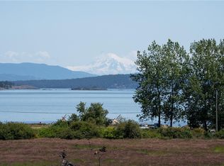 7003 Beach View Ct, Central Saanich, BC V8M2J7