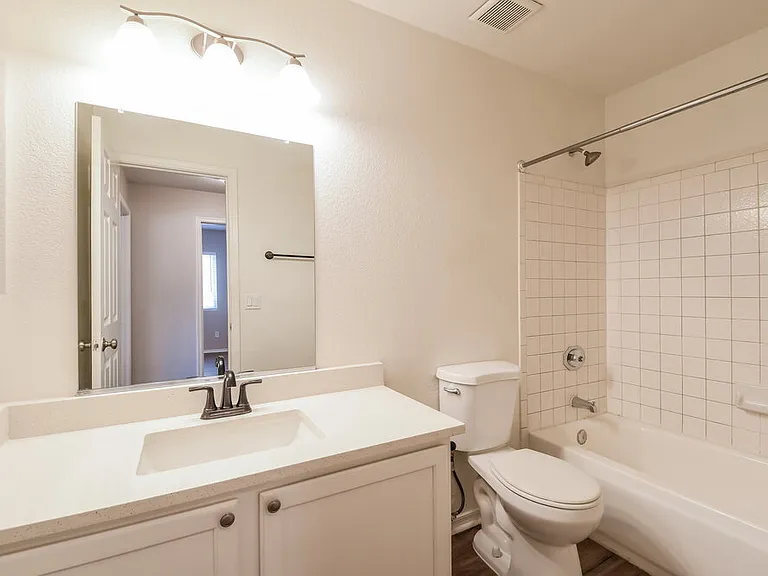 820 N Sailors Way — Photo 15