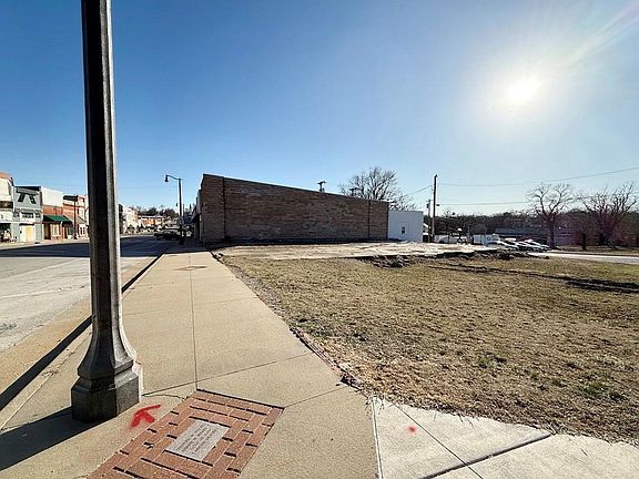 5th image of 124-126 N Main St #128