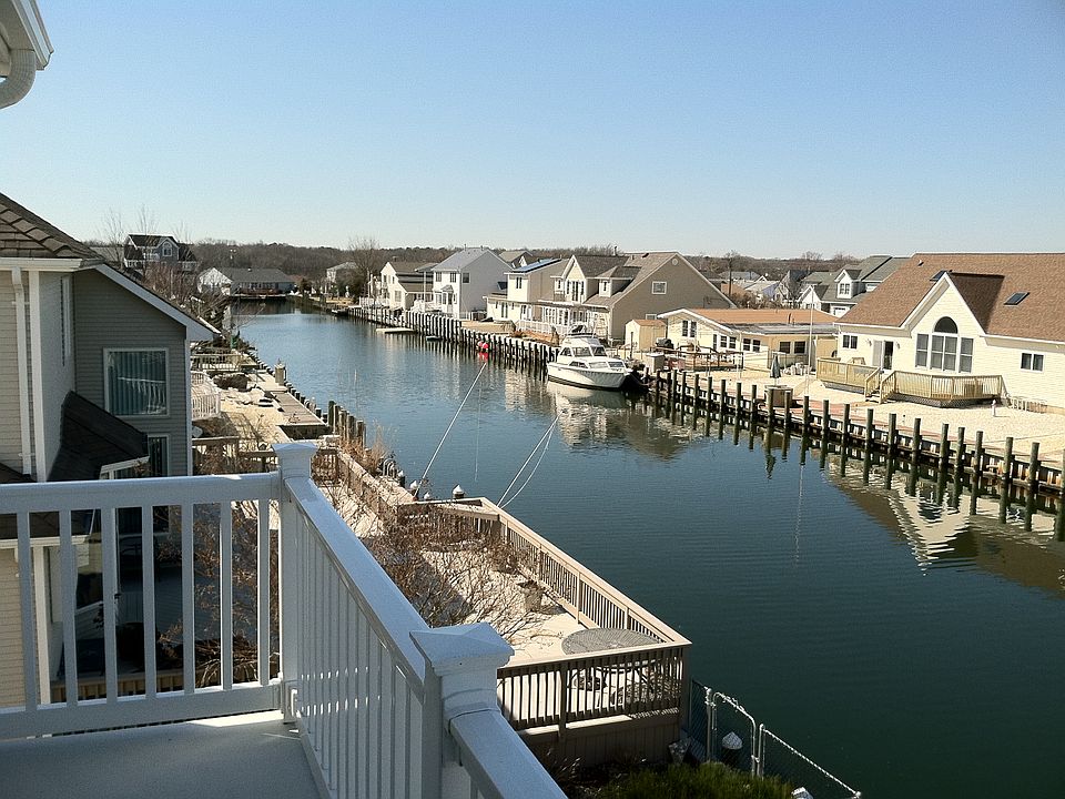 2nd image of 810 Anchor Dr