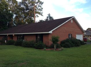 201 Country Club Dr, Picayune, MS 39466
