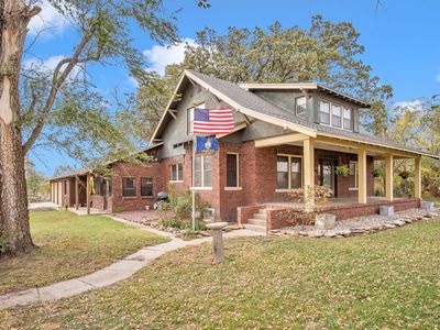 307 N Halstead Rd, Halstead, KS, 67056