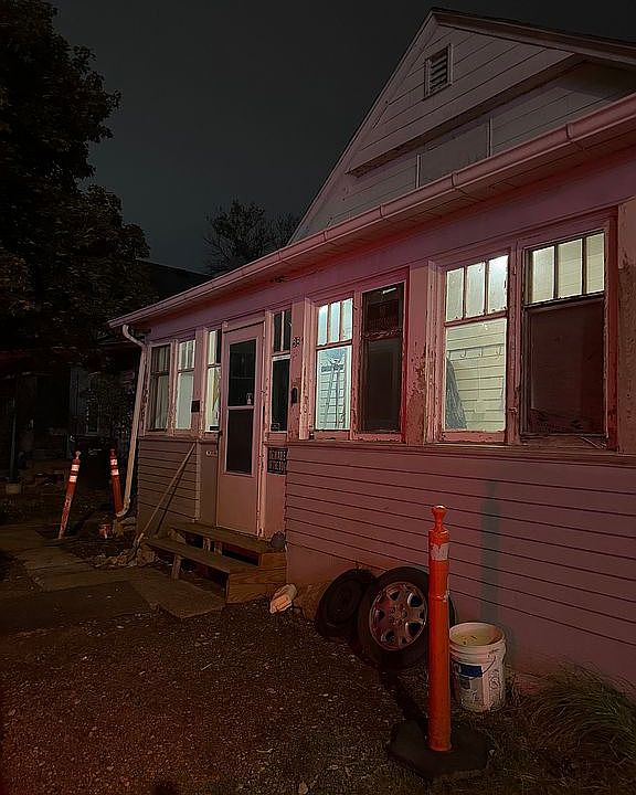 1st image of 38 Broadwater Ave