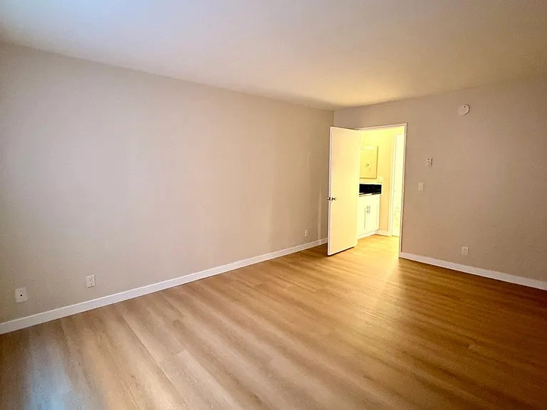 11677-11683 Goshen Ave. Los Angeles CA 90049 — Photo 9