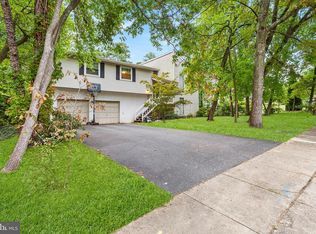 5 Bronwood Dr, Voorhees, NJ 08043